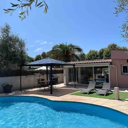 Climatisee Piscine 3 A 800m Holiday home *