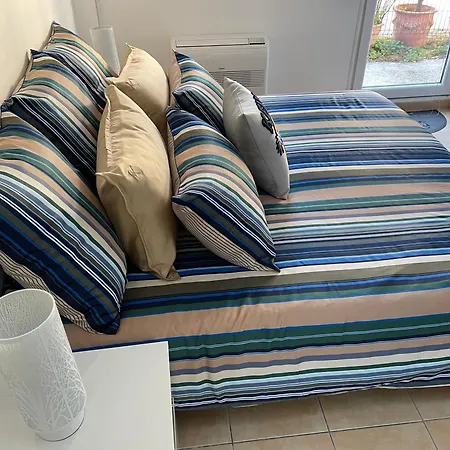 Holiday home Climatisee Piscine 3 A 800m