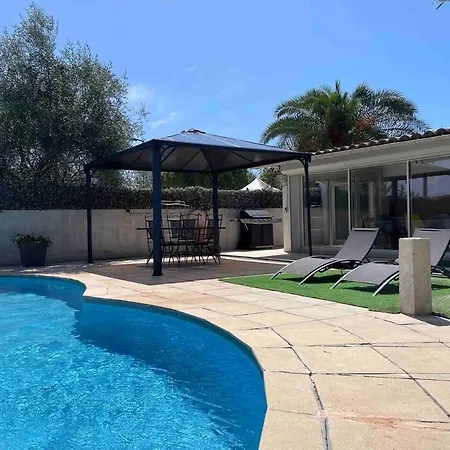 Climatisée Piscine 3 à 800m * Antibes