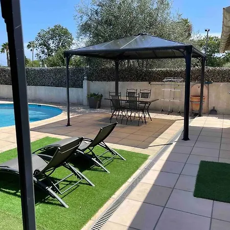 Hébergement de vacances Climatisée Piscine 3 à 800m Antibes