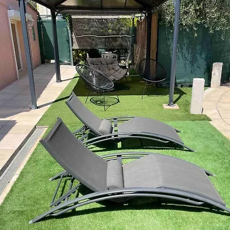 Hébergement de vacances Climatisée Piscine 3 à 800m *