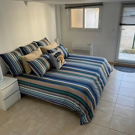 Climatisee Piscine 3 A 800m Ferienhaus Antibes