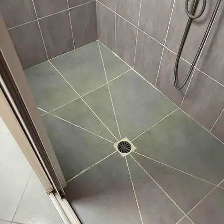 Climatisée Piscine 3 à 800m * Antibes